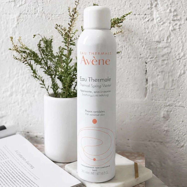 اسپری آب اون AVEN طرح جدید تسکین دهنده پوست